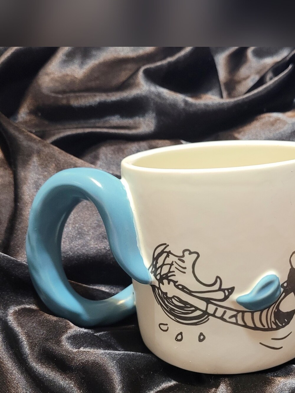 Very Rare Hallmark Mug~3D Coffee Cup~Peanuts~Snoopy & Linus~Blanket